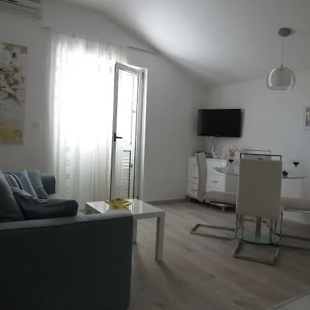 Apartments Roko Kastela Exterior photo